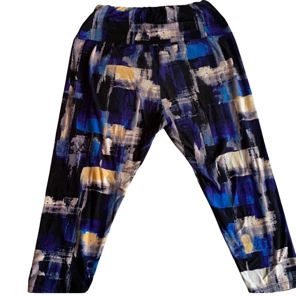 Plus Size Cropped Leggings